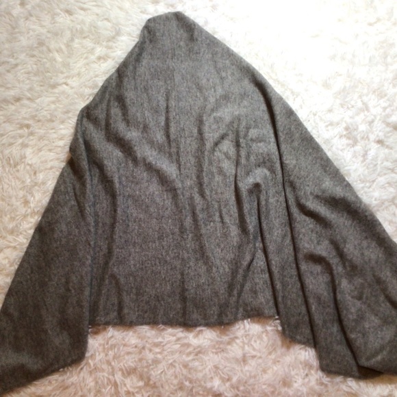 Elegant Gray Women's Poncho - Picture 4 of 15